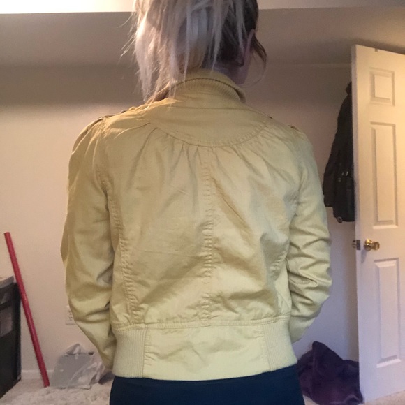 Yellow bomber jacket - Picture 3 of 8